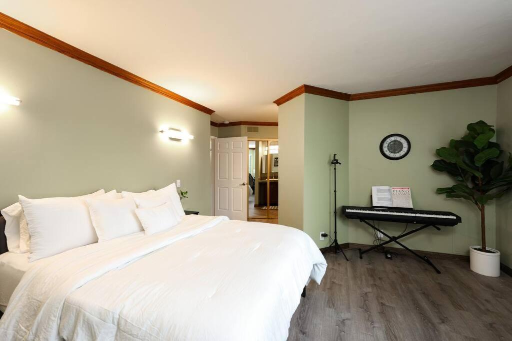 Chic Condo Steps From Petco Park San Diego Extérieur photo