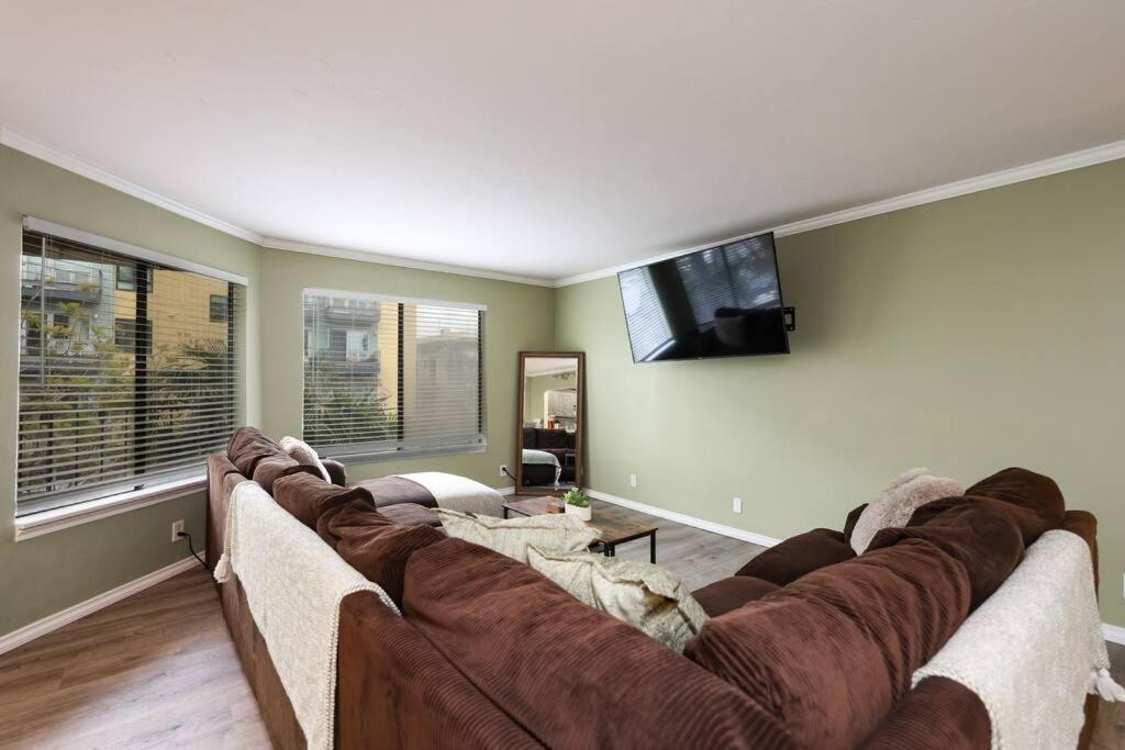 Chic Condo Steps From Petco Park San Diego Extérieur photo