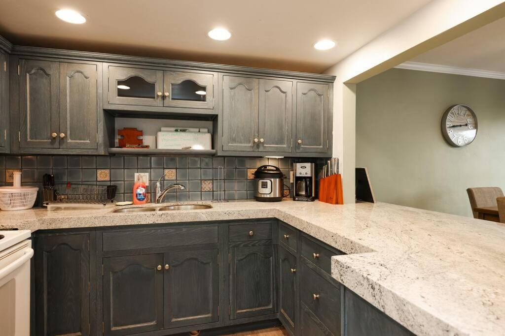 Chic Condo Steps From Petco Park San Diego Extérieur photo
